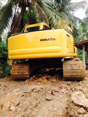 ขายรถแบคโฮ KOMATSU PC120-6 เอกสารอินวอย ระบบไฟเต็ม ราคา 1050000