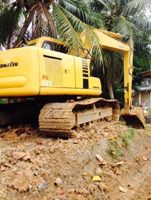 ขายรถแบคโฮ KOMATSU PC120-6 เอกสารอินวอย ระบบไฟเต็ม ราคา 1050000