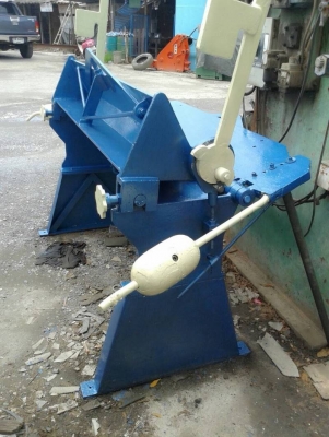 ขายเครื่องพับมือโยกยาว4ฟุตพร้อมใช้ครับ