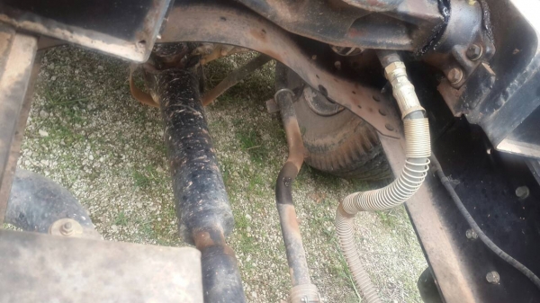 รถฮีโน่ 6 ล้อ FG8J  220 แรงม้า. ปี 56.  ( * รถวิ่ง 9x,xxx กว่า กม. )    สนใจติดต่อ  081 - 6079515