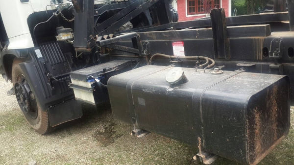 รถฮีโน่ 6 ล้อ FG8J  220 แรงม้า. ปี 56.  ( * รถวิ่ง 9x,xxx กว่า กม. )    สนใจติดต่อ  081 - 6079515