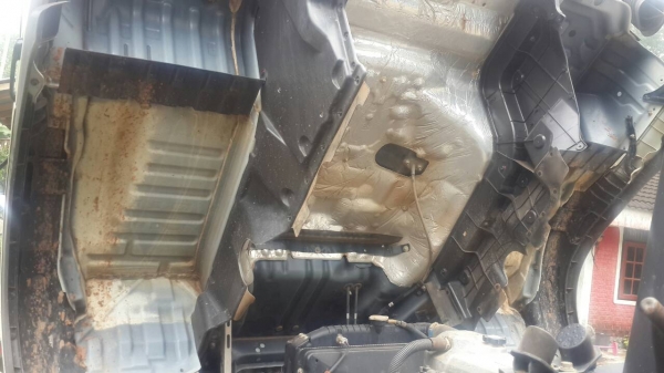 รถฮีโน่ 6 ล้อ FG8J  220 แรงม้า. ปี 56.  ( * รถวิ่ง 9x,xxx กว่า กม. )    สนใจติดต่อ  081 - 6079515