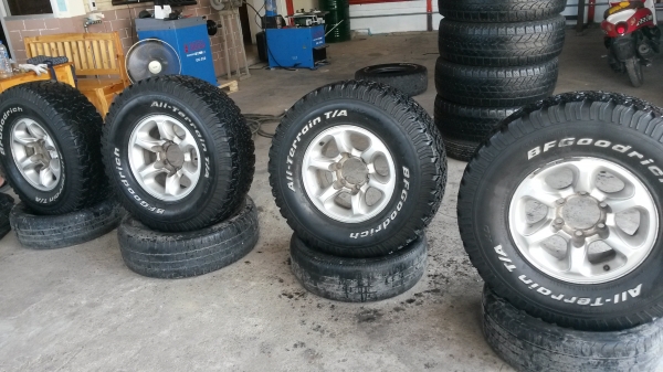 แม็กปาเจโร่ พร้อมยางbf31&times;10.5&times;15 ปี10 2เส้น ปี11 2เส้น