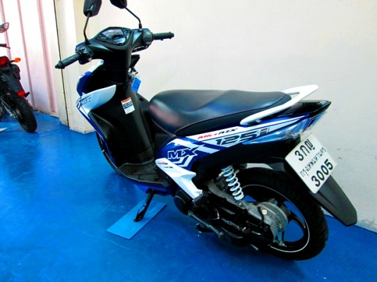 MIO 125 i สีน้ำเงินขาว ลาย MX ตัวท๊อป ล้อแมกซ์แท้ขอบขาว รถเดือน พฤศจิกายน ปี 57 ไมล์ 3 พันโล โปรโมชั่น 30900