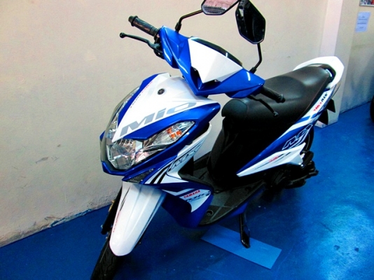 MIO 125 i สีน้ำเงินขาว ลาย MX ตัวท๊อป ล้อแมกซ์แท้ขอบขาว รถเดือน พฤศจิกายน ปี 57 ไมล์ 3 พันโล โปรโมชั่น 30900