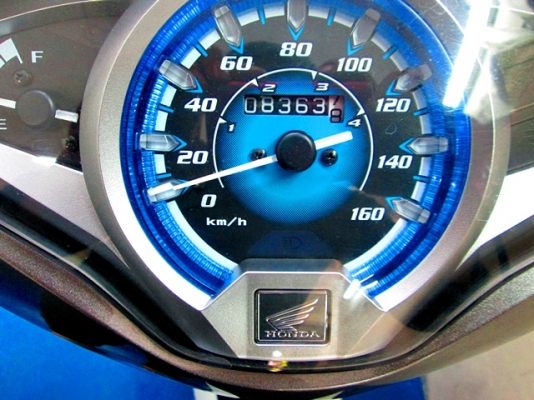 wave 125 i สีขาวมุก พิมนิยม สวยสะอาดตา รถเดือน กุมภาพันธ์ ปี 57 ไมล์ 8 พันโล เปลี่ยนยางหลังให้ใหม่แล้ว แถม 3 รายการ 33900