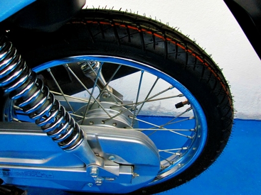 wave 125 i สีขาวมุก พิมนิยม สวยสะอาดตา รถเดือน กุมภาพันธ์ ปี 57 ไมล์ 8 พันโล เปลี่ยนยางหลังให้ใหม่แล้ว แถม 3 รายการ 33900