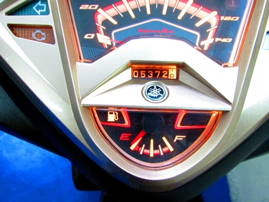 MIO 125 i สีดำน้ำตาล อมตะ ลาย GTX ตัวท๊อป ล้อแมกซ์แท้ขอบน้ำตาล รถเดือน มิ ย. ปี 56 ไมล์ 5 พันโล แถม 3 รายการ 28900 MIO 125 i สีดำน้ำตาล อมตะ ลาย GTX ตัวท๊อป ล้อแมกซ์แท้ขอบน้ำตาล รถเดือน มิ ย. ปี 56 ไมล์ 5 พันโล แถม 3 รายการ 28900