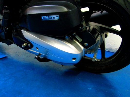 CLICK 125 i สีดำแดง รุ่นท๊อปสุด id lingstop combibrake รถเดือน พ.ค.ปี56 ไมล์ 8 พันโล แถม 3 รายการ 36900