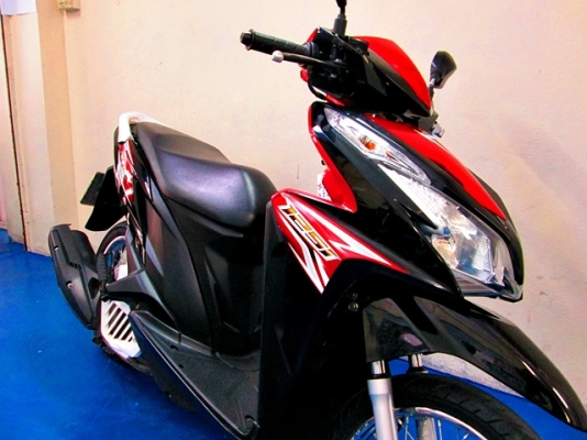 CLICK 125 i สีดำแดง รถเดือน สิงหาคม ปี 57 ไมล์ 4 พันโล แถม 3 รายการ 34900