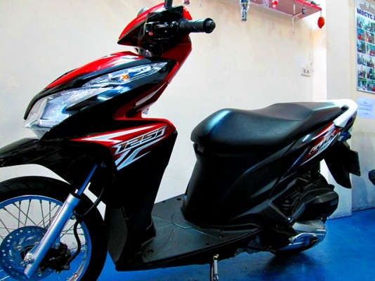 CLICK 125 i สีดำแดง รถเดือน สิงหาคม ปี 57 ไมล์ 4 พันโล แถม 3 รายการ 34900 CLICK 125 i สีดำแดง รถเดือน สิงหาคม ปี 57 ไมล์ 4 พันโล แถม 3 รายการ 34900