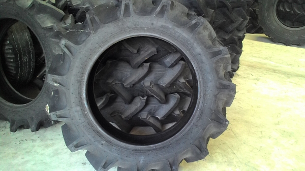 ยางล้อหลังขอบ8.3-20