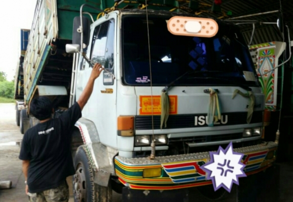 ขายราคา 1,280,000บ สิบล้ออีซูซุ ร็อคนางฟ้า FXZ23NMY 240-โบว์ เกียร์ฟูเลอร์ แม่ลูก3คาน ดั้มมีเนียม สภาพดีสวยจัดบางเดิม พร้อมใช้สุดๆ ทะเบียนพร้อมโอน