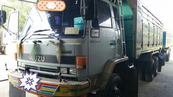 ขายราคา 1,280,000บ สิบล้ออีซูซุ ร็อคนางฟ้า FXZ23NMY 240-โบว์ เกียร์ฟูเลอร์ แม่ลูก3คาน ดั้มมีเนียม สภาพดีสวยจัดบางเดิม พร้อมใช้สุดๆ ทะเบียนพร้อมโอน