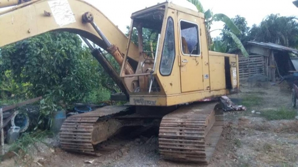รถขุด KOMATSU PC120-2  Price 380,000 bath.