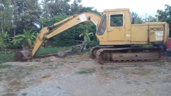 รถขุด KOMATSU PC120-2  Price 380,000 bath.