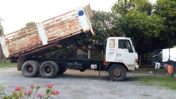 ขายรถสิบล้อ ร๊อคกี้ 2 เพลา สนใจติดต่อ 0898095958