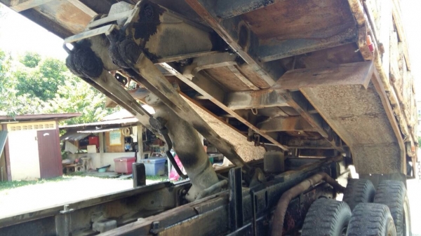 ขายรถสิบล้อ ร๊อคกี้ 2 เพลา สนใจติดต่อ 0898095958