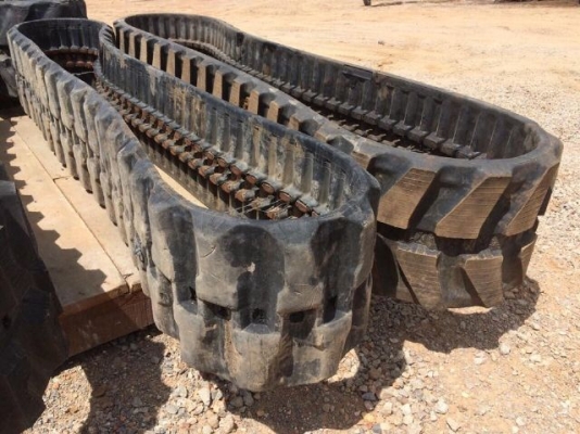 ขายแทรคยาง ใช้กับ รถขุด KOMATSU PC20/25/27 นำเข้าจากญี่ปุ่น ติดต่อ 081-2990958/089-8368497 (เจ้าของขายเอง) ขายแทรคยาง ใช้กับ รถขุด KOMATSU PC20/25/27 นำเข้าจากญี่ปุ่น ติดต่อ 081-2990958/089-8368497 (เจ้าของขายเอง)