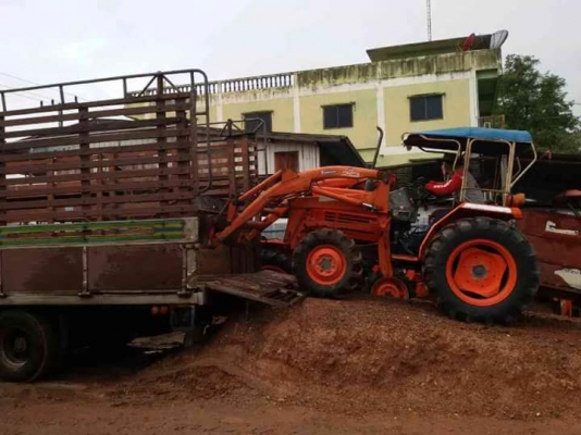 ปัญญาแทรคเตอร์..จัดมาให้ครับ ด่วน!!!คูโบต้า L2605  พร้อมบุ้งกี๋ ยกได้สูง3เมตร  จัดส่ง อ.ปลวกแดง จ.ระยอง