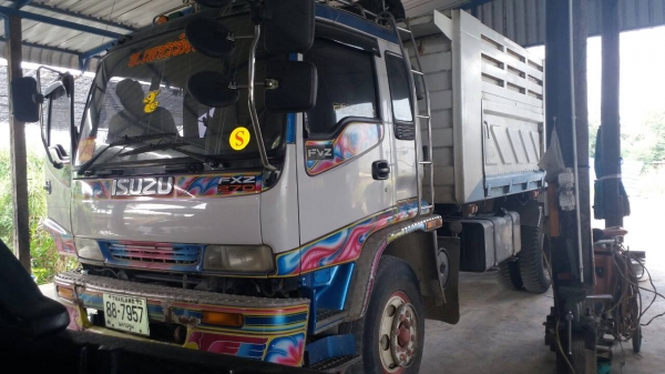 สิบล้อ อีซูซุ FVZ33M-260 ดั้มสามมิต สภาพดีสวยพร้อมใช้ ทะเบียนพร้อมโอน ราคา 1,180,000บ ต่อรองได้