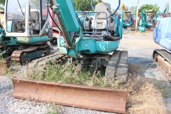 ขายถูกๆ รถขุด Komatsu PC40R-8 มือสอง