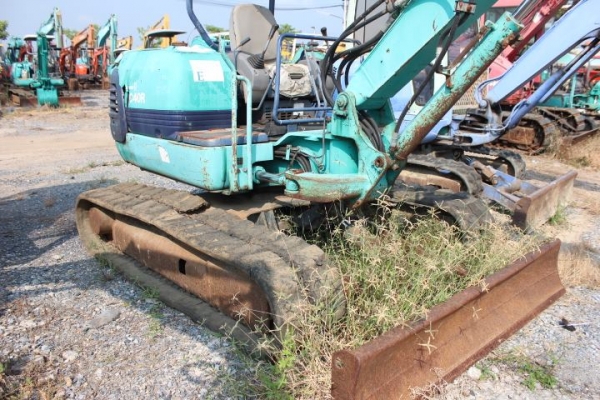 ขายถูกๆ รถขุด Komatsu PC40R-8 มือสอง