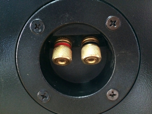 ขายตู้ลำโพง BLAUPUNKT XLT 200 Sub Tube ของแท้ ขายตู้ลำโพง BLAUPUNKT XLT 200 Sub Tube ของแท้