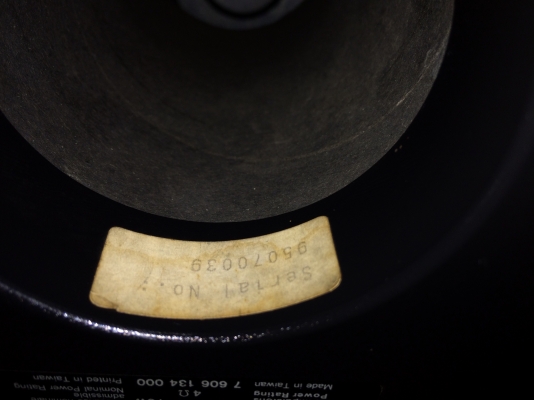 ขายตู้ลำโพง BLAUPUNKT XLT 200 Sub Tube ของแท้ ขายตู้ลำโพง BLAUPUNKT XLT 200 Sub Tube ของแท้