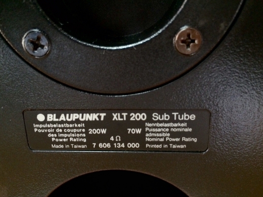 ขายตู้ลำโพง BLAUPUNKT XLT 200 Sub Tube ของแท้ ขายตู้ลำโพง BLAUPUNKT XLT 200 Sub Tube ของแท้