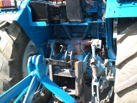 ขายฟอดร์ 8210 สองเพาคาราโร่ดันหน้าหางสามเล่มทะเบียน