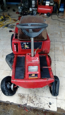 รถตัดหญ้านั่งขับ BIG  ของ USA ขายตามสภาพ 10 HP