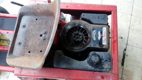 รถตัดหญ้านั่งขับ BIG  ของ USA ขายตามสภาพ 10 HP