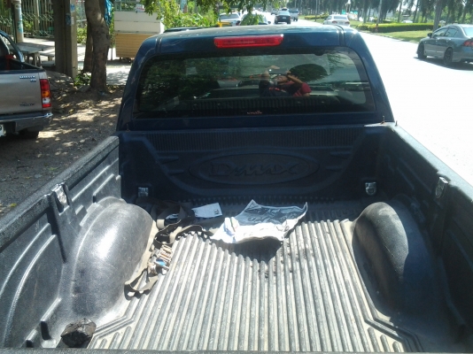 ISUZU D-MAX 2.5 DDI เครื่องแน่น สภาพดี สีสันสวย พร้อมใช้งาน