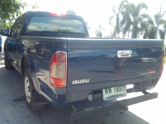 ISUZU D-MAX 2.5 DDI เครื่องแน่น สภาพดี สีสันสวย พร้อมใช้งาน