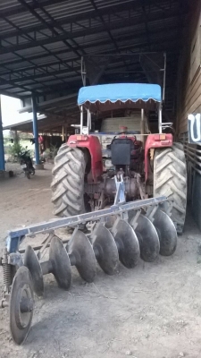 ขายด่วนครับ รถไถแมสซี่ 185 พร้อมอุปกรณ์ใบดันหน้า+ผานพรวน 7ใบ พวงมาลัยเพลาเวอร์ สภาพพร้อมใช้งานเลยครับ