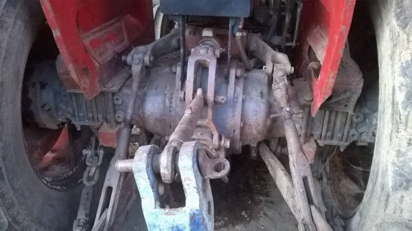 ขายด่วนครับ รถไถแมสซี่ 185 พร้อมอุปกรณ์ใบดันหน้า+ผานพรวน 7ใบ พวงมาลัยเพลาเวอร์ สภาพพร้อมใช้งานเลยครับ