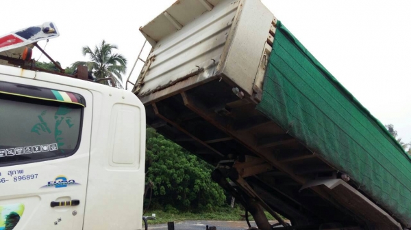 ขายรถบรรทุก 22 ล้อดัมพ์ HINO MEGA 320 แรงม้าปี 2551 ลูกพ่วง 3 เพลา ราคา 2050000