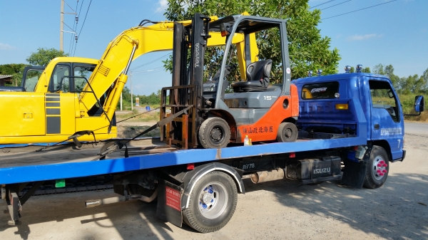 ขายด่วนรถยก TOYOTA 8FGออโต้ยก1.5ตันเสาสูง3เมตรยางตันหน้าหลังรถนอกนำเข้ายังไม่เคยใช้งานในเมืองไทยเลยรุ่นใหม่สุดๆขายถูกๆๆ