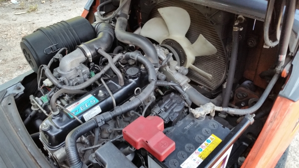 ขายด่วนรถยก TOYOTA 8FGออโต้ยก1.5ตันเสาสูง3เมตรยางตันหน้าหลังรถนอกนำเข้ายังไม่เคยใช้งานในเมืองไทยเลยรุ่นใหม่สุดๆขายถูกๆๆ