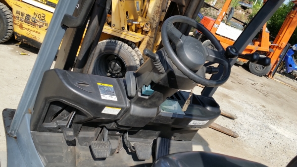 ขายด่วนรถยก TOYOTA 8FGออโต้ยก1.5ตันเสาสูง3เมตรยางตันหน้าหลังรถนอกนำเข้ายังไม่เคยใช้งานในเมืองไทยเลยรุ่นใหม่สุดๆขายถูกๆๆ