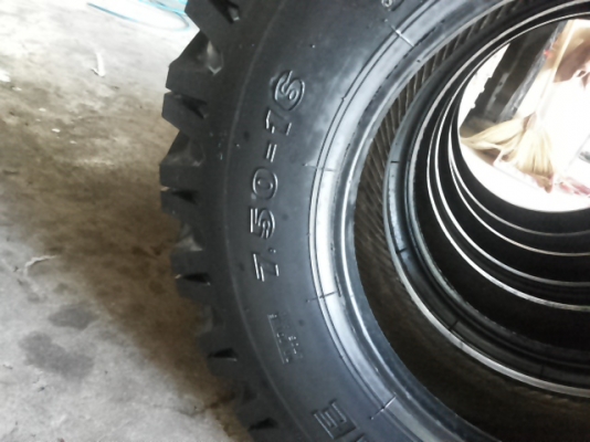 ยางก.ไก่สวยๆปี14 ชุดละ8500บ. ยางก.ไก่สวยๆปี14 ชุดละ8500บ.