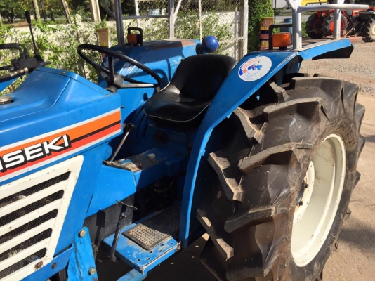 ขายรถไถ ISEKI TL3201 (4WD) พร้อมใบมีดหน้า รถ2เพลา  พร้อมใช้งาน