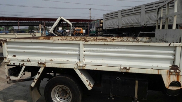 ISUZU NKR55EU1  เครื่อง 88 แรงม้า ปีจดทะเบียน 2534 กระบะยาว 3 เมตร