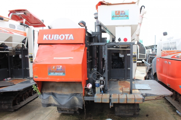ขายรถเกี่ยวข้าวสภาพสวยๆ KUBOTA DC70 รองกระสอบ รถสภาพดี ชั่วโมงงานน้อย ใช้งานได้สบาย