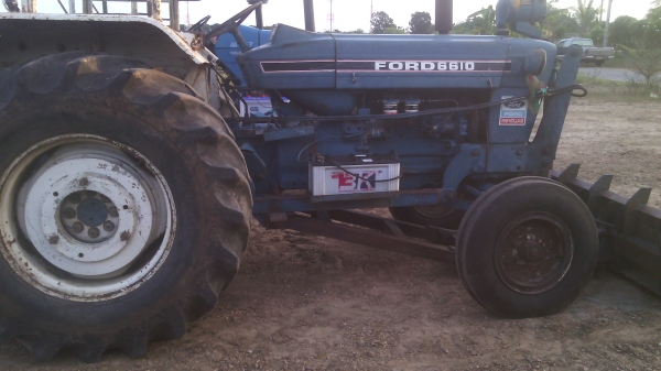 ขายรถไถฟอรด็   6600  ท่อนท้าย77    ทะเบียนพร้อมโอน