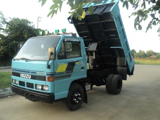 ขายรถหกล้อเล็ก รถห้าง ดั้มต่อใหม่