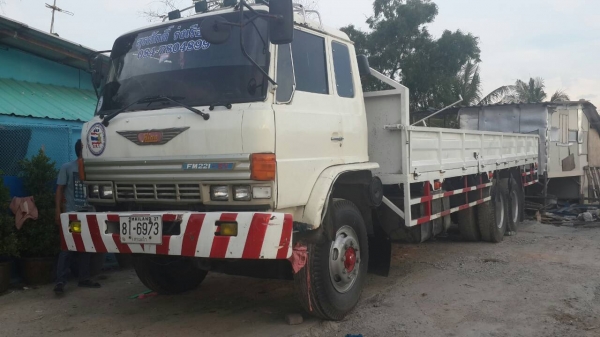 ขายด่วนรถบรรทุกสิบล้อ HINO 2 เพลา ช่วงยาว 7.50 เมตร ขายด่วนรถบรรทุกสิบล้อ HINO 2 เพลา ช่วงยาว 7.50 เมตร