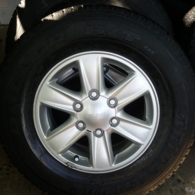 ล้อขอบ 16 พร้อมยาง bridgestone 245 70 16 ทั้งชุด 9,500