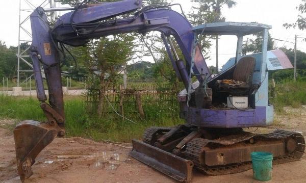 ขายรถแบ็คโฮ IHI 55 มีทะเบียน มีลายเจาะ